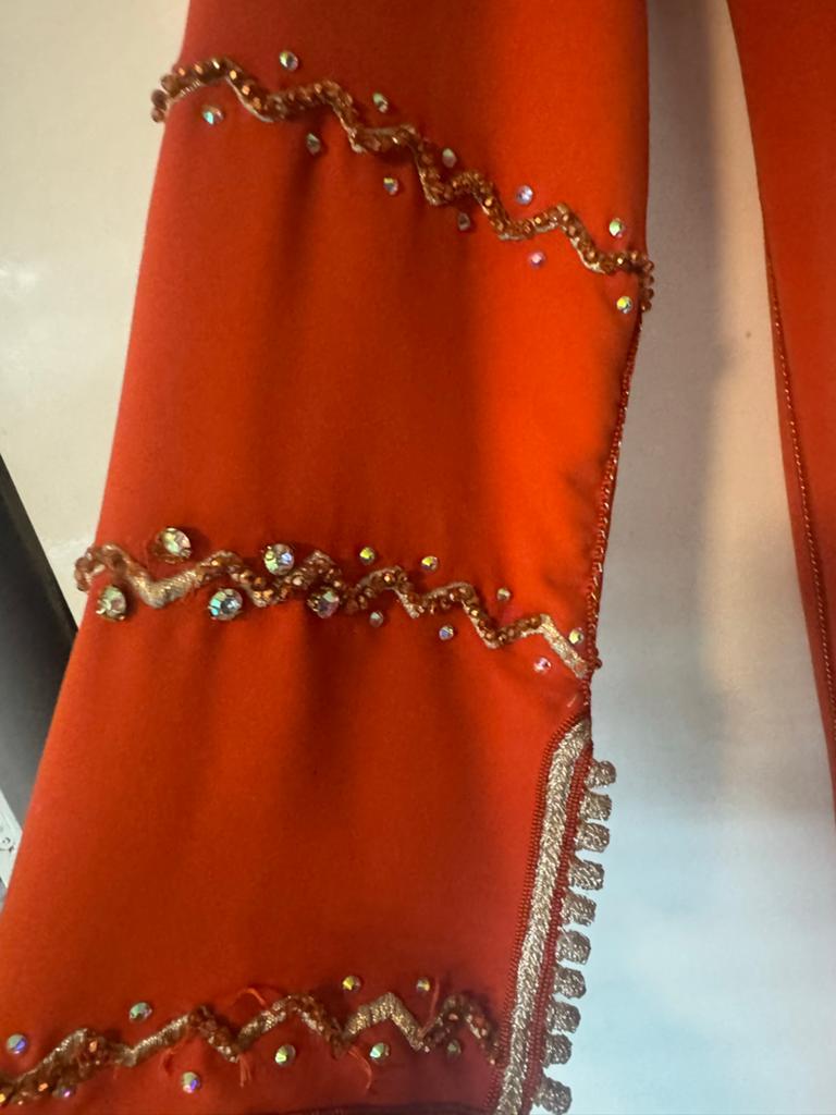 Prachtige oranje kaftan met borduursels en steentjes, Maat 38/40 (M), Overige typen, Oranje, Ophalen of Verzenden