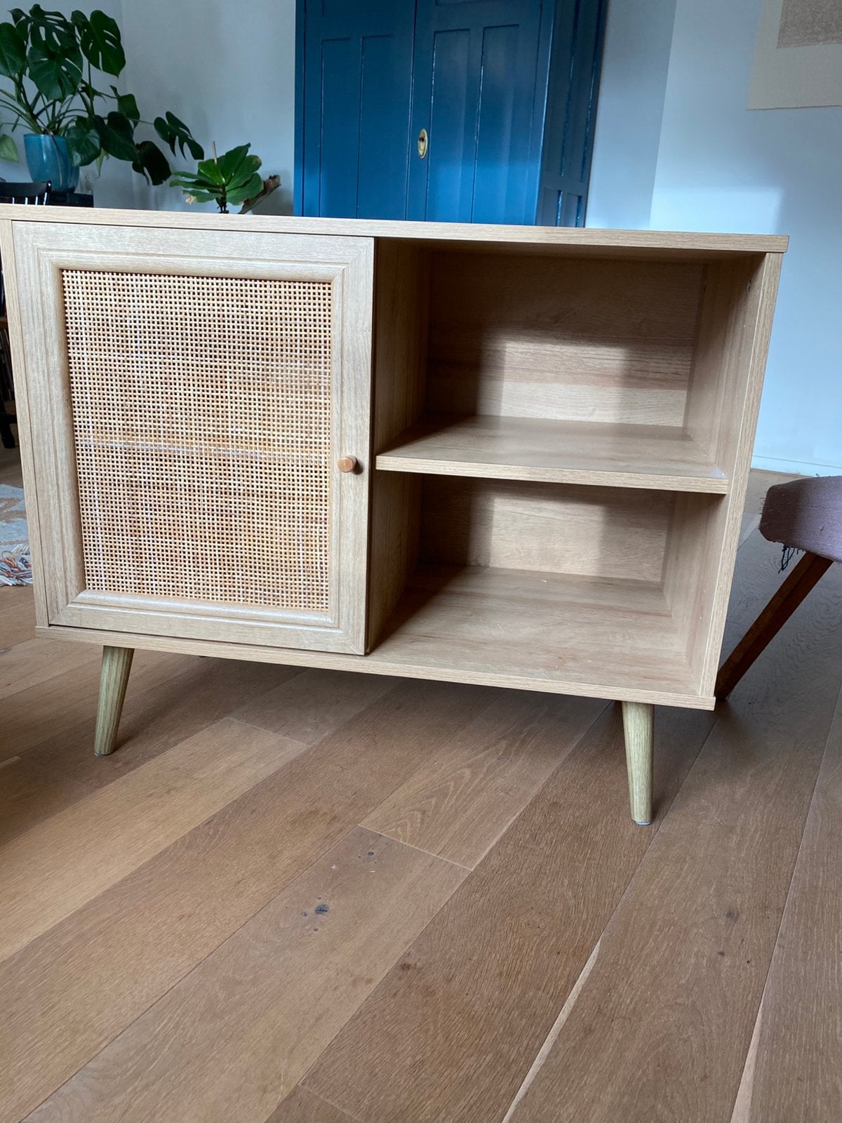 Leuk kastje, webbing deur en conische pootjes, Huis en Inrichting, Ophalen, Met deur(en), 50 tot 100 cm, Zo goed als nieuw
