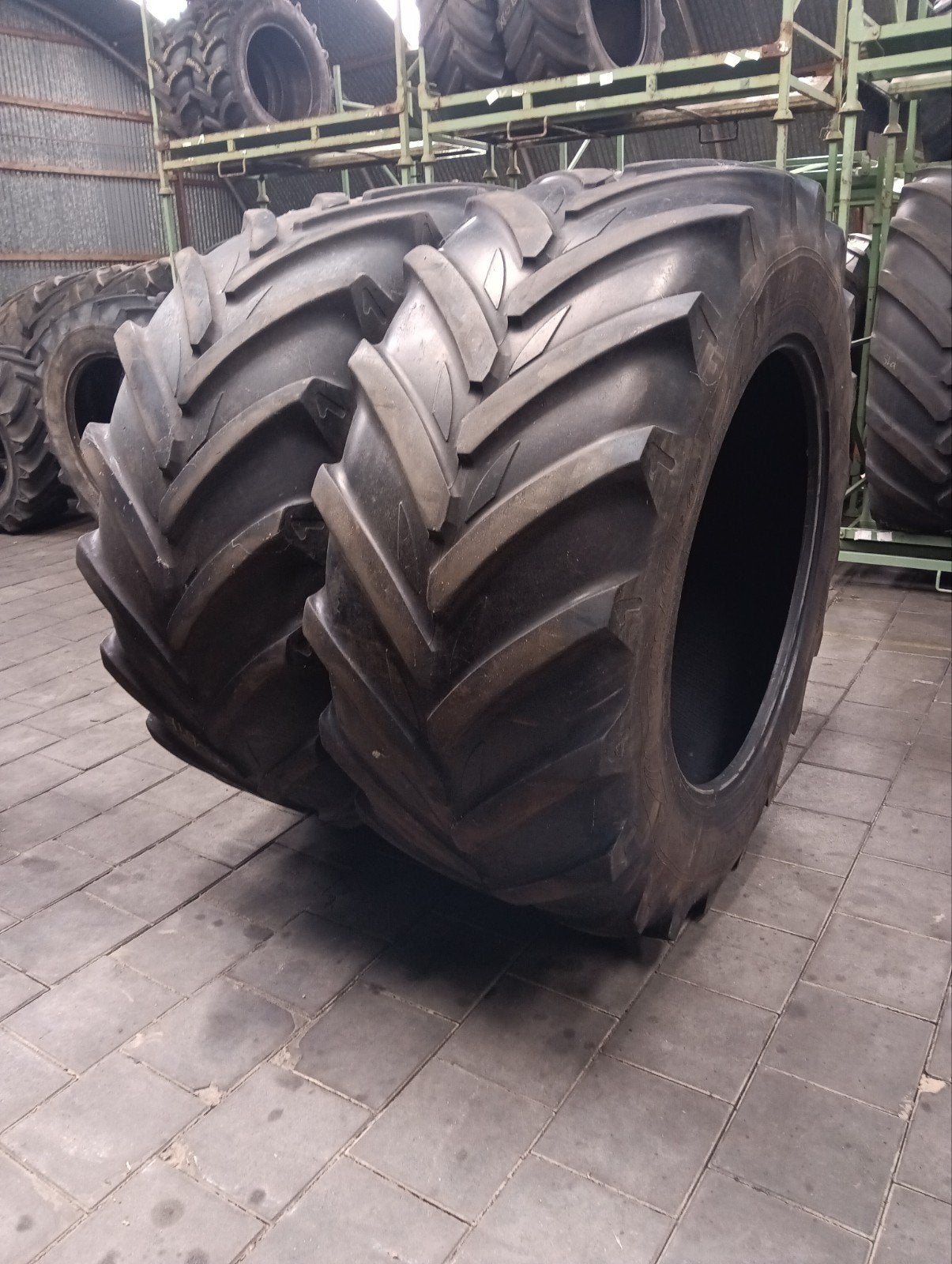 Nette set 710/60R42 Michelin Xeobib, Ophalen
