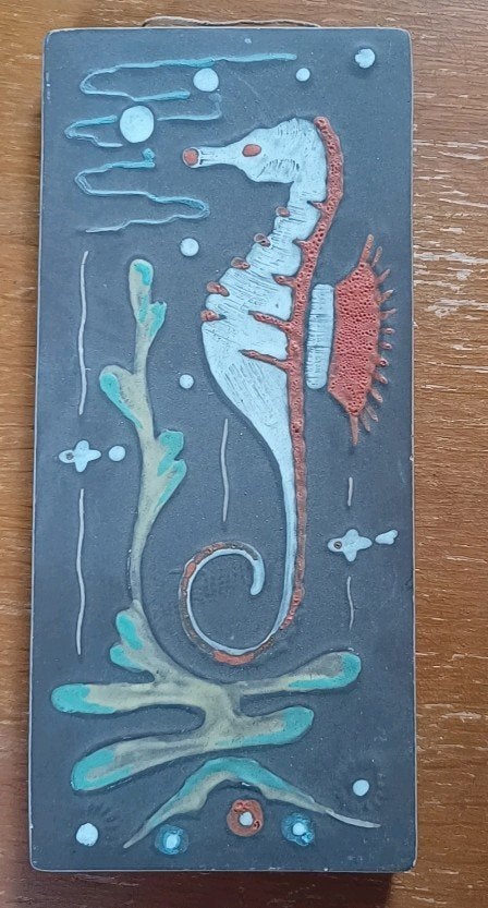 Flora Gouda keramiek wandtegel met zeepaardje, Antiek en Kunst, Ophalen of Verzenden