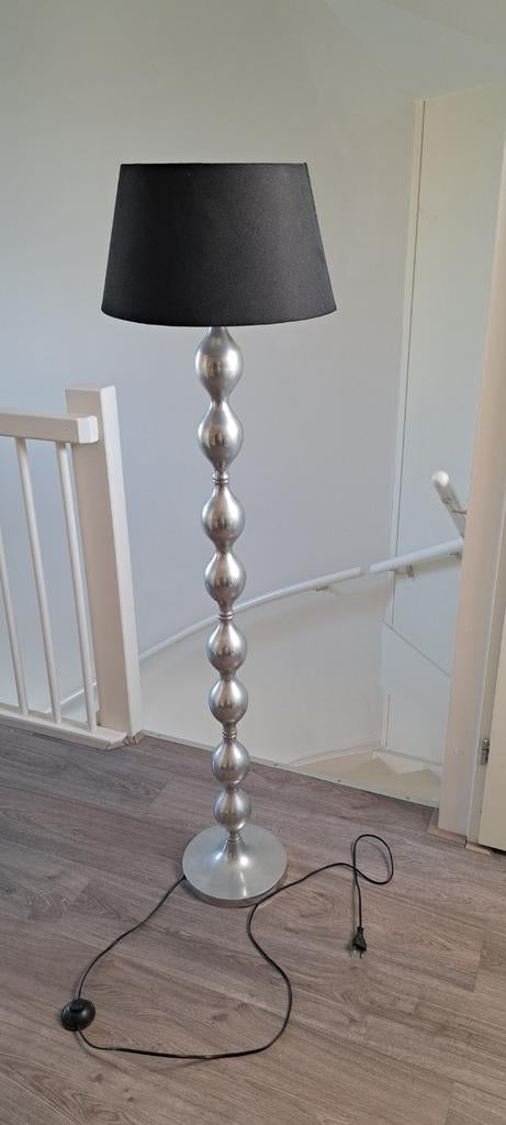 Mooie zilverkleurige lampenvoet, Ophalen, Zo goed als nieuw, Metaal, 100 tot 150 cm