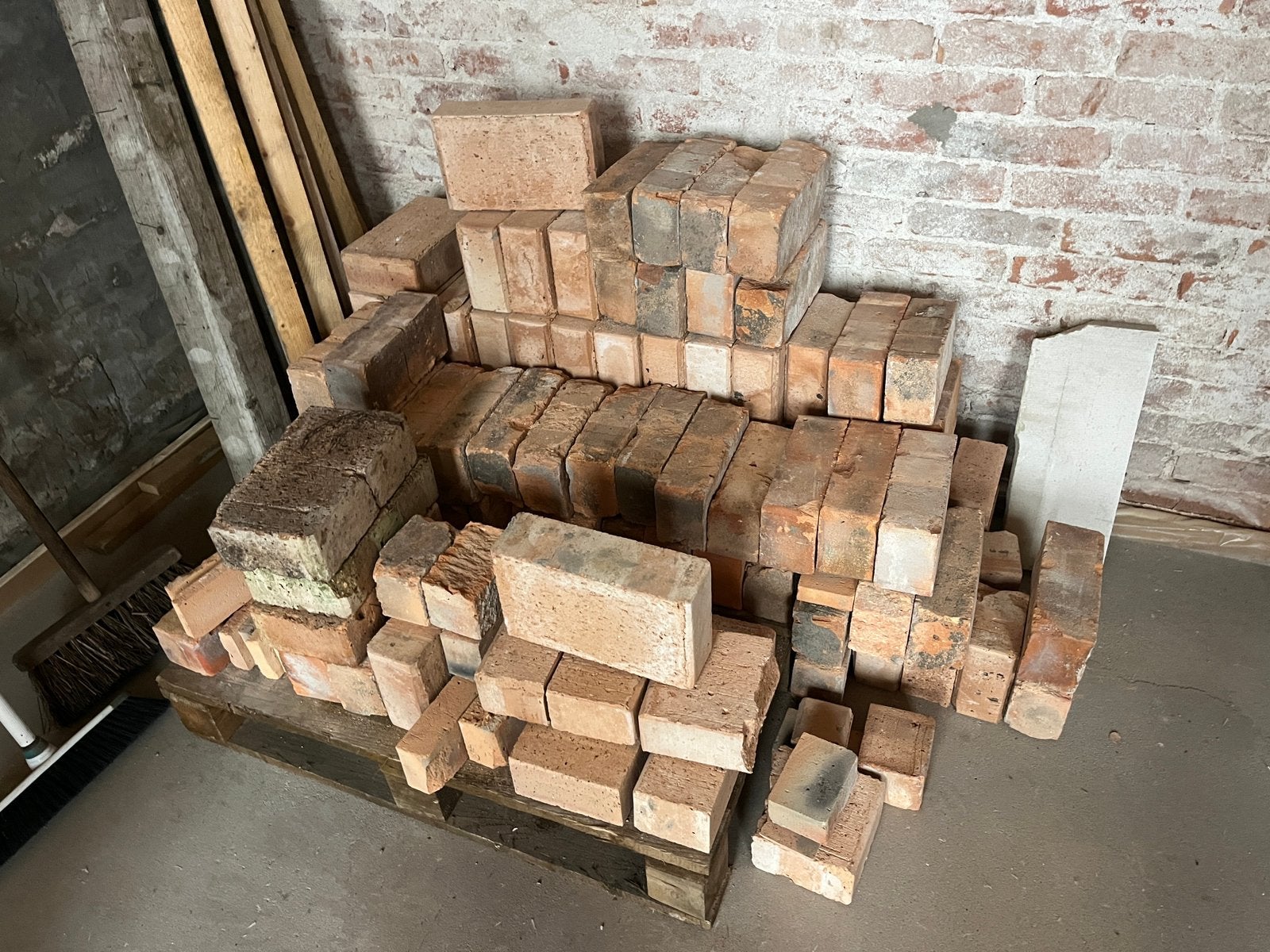 Rest partij poriso stenen 24x14x7, Ophalen, Bakstenen