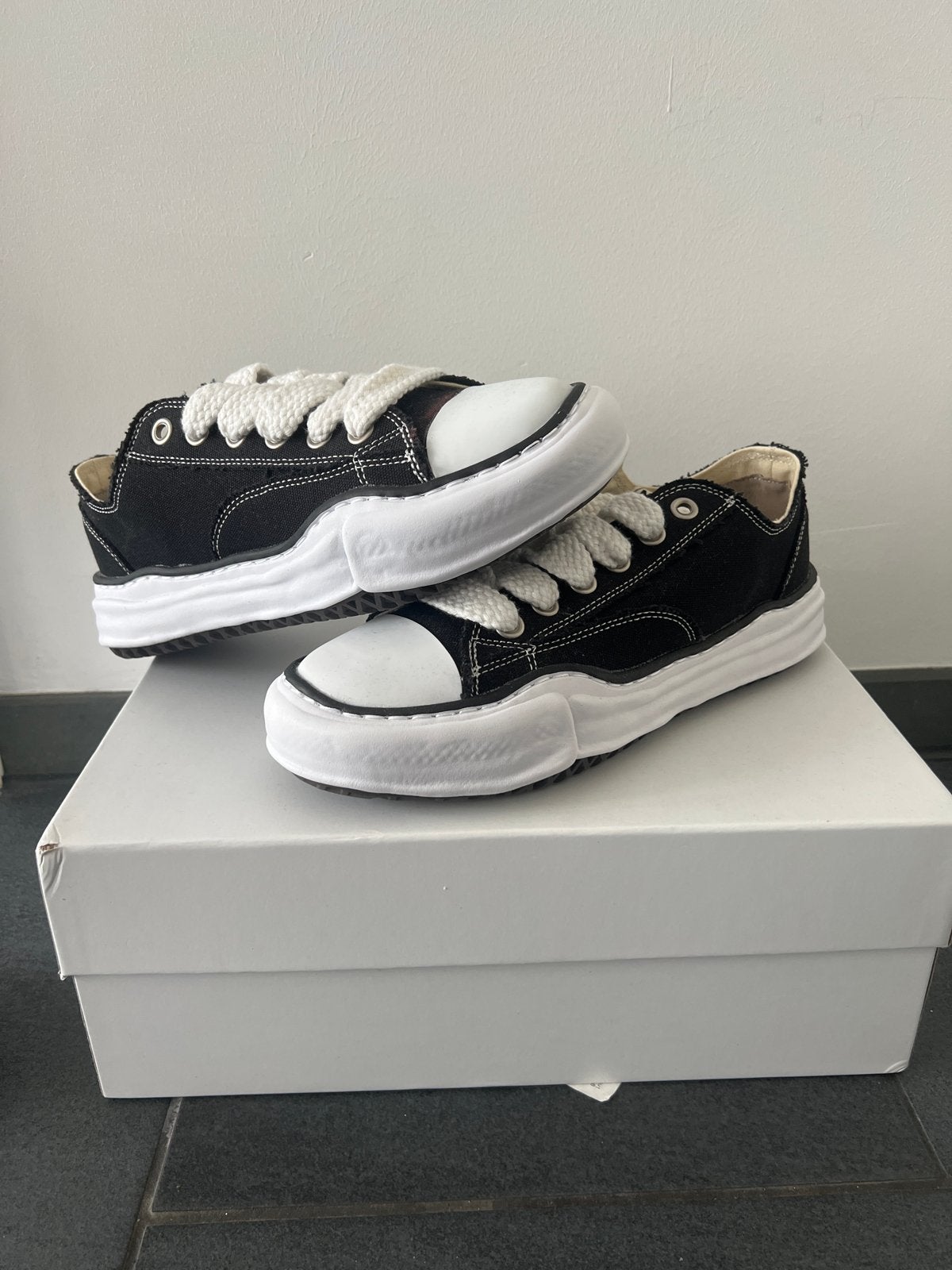 Maison Mihara Yasuhiro sneakers maat 41, Ophalen of Verzenden, Zo goed als nieuw, Zwart, Sneakers of Gympen