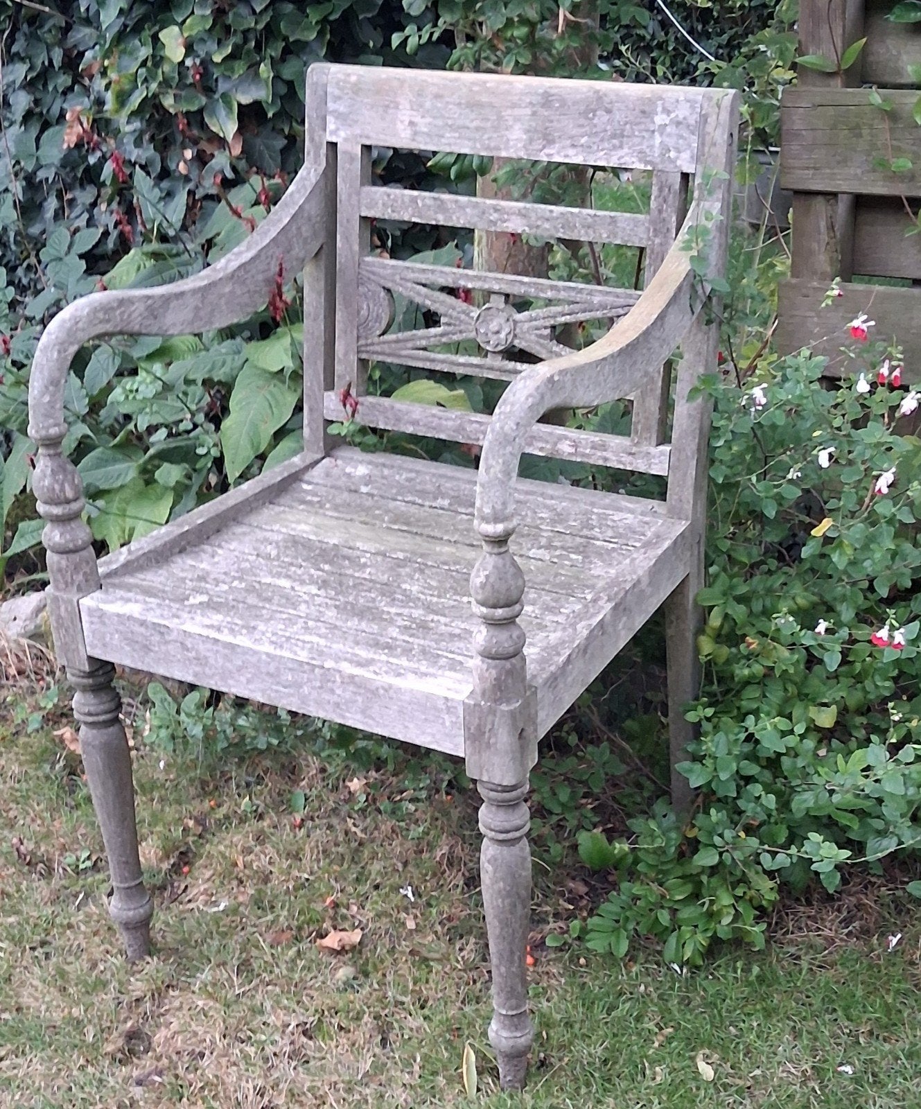 Rebuste stevige tuinstoel, Ophalen, Gebruikt, Hout