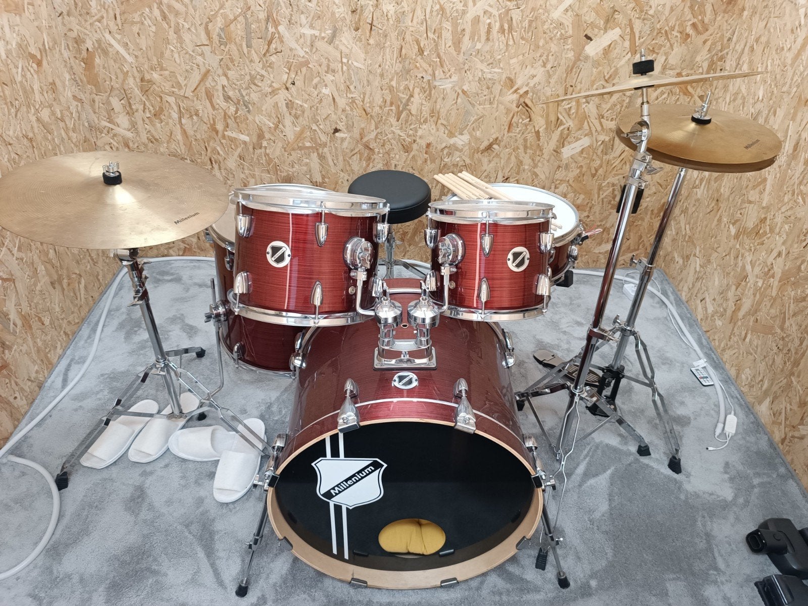 Millenium Drumstel - Compleet met bekkens en kruk, Ophalen, Gebruikt, Overige merken