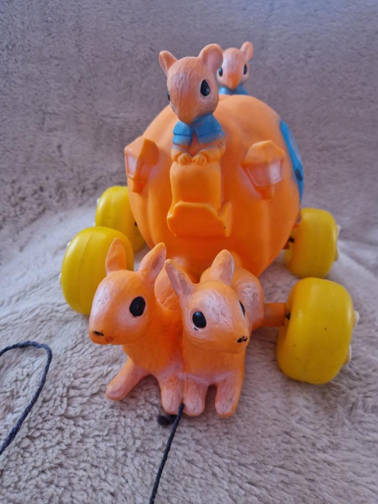 Vintage Speelgoed, trek koets met eekhoorns, Ophalen of Verzenden, Gebruikt