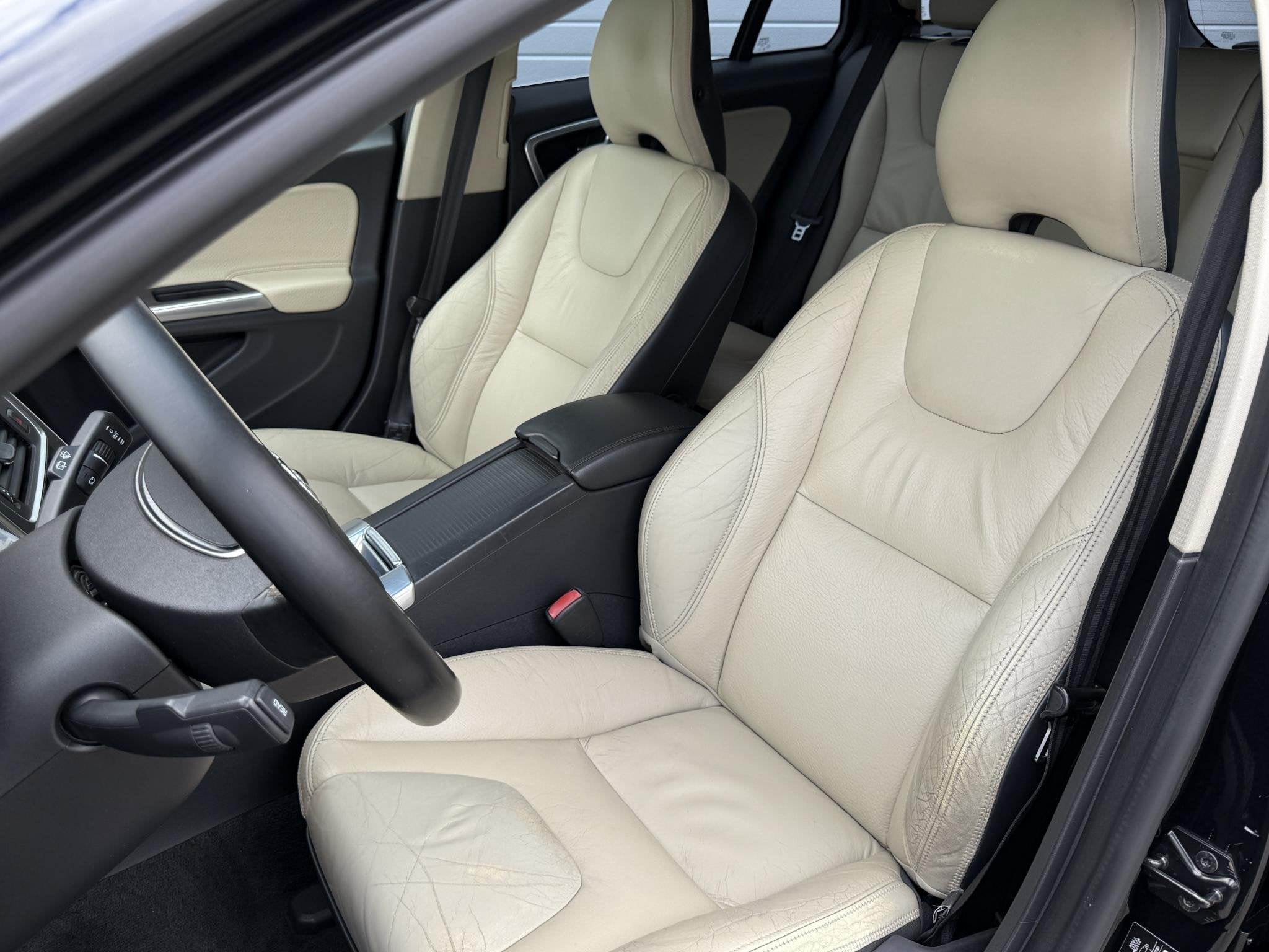 Volvo V60 1.6 T4 Kinetic Schuifdak | Trekhaak | Leder | Stoe, Gebruikt, 4 cilinders, 179 pk, Zwart