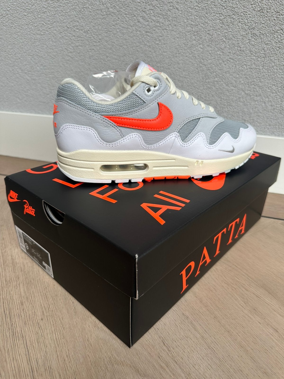 Nike Air Max 1 Patta Wave "White Hyper Crimson" - Maat 42,5, Ophalen, Nieuw, Wit, Sneakers of Gympen