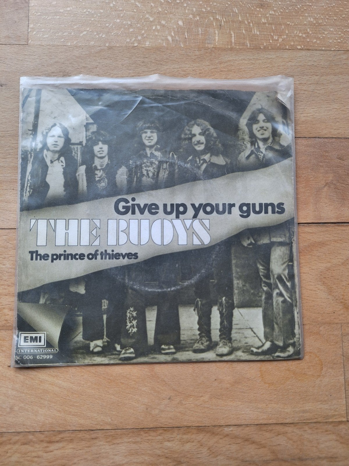 The Buoys - Give Up Your Guns / The Prince of Thieves, Ophalen of Verzenden, Gebruikt, Rock en Metal