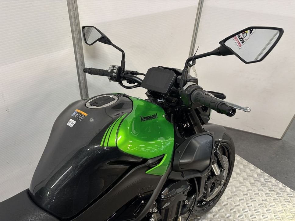 Kawasaki Z 900 ( 70 kW ) (bj 2026), Motoren, 4 cilinders, 948 cc, Bedrijf, Onbekend