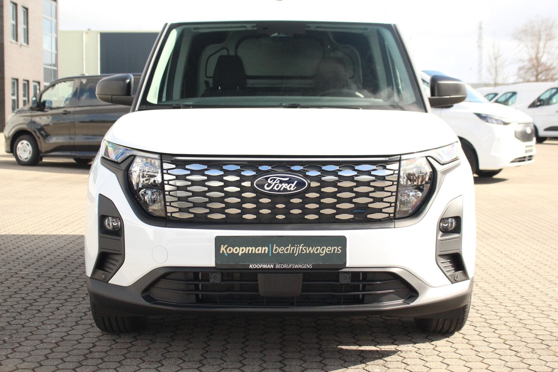 Ford E-Transit Courier Trend | 44kWh | 100kW/136pk | Rijbere, Auto's, 750 kg, Wit, Origineel Nederlands, 1524 kg