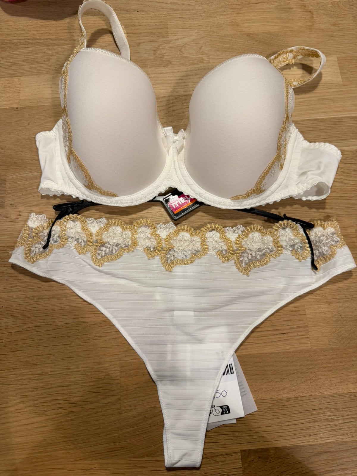 Louisa Bracq bh 75C string 38 NIEUW!! Bh nu €55, Ophalen of Verzenden, BH