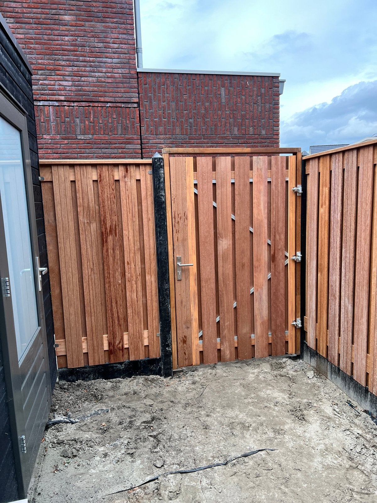 Hardhouten schutting inc. montage