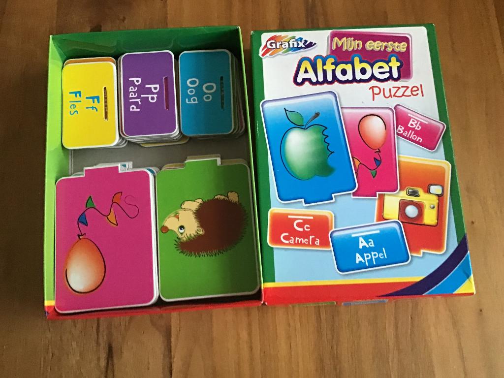 Mijn eerste alfabet  puzzel, Ophalen, 10 tot 50 stukjes, Zo goed als nieuw, 4 tot 6 jaar