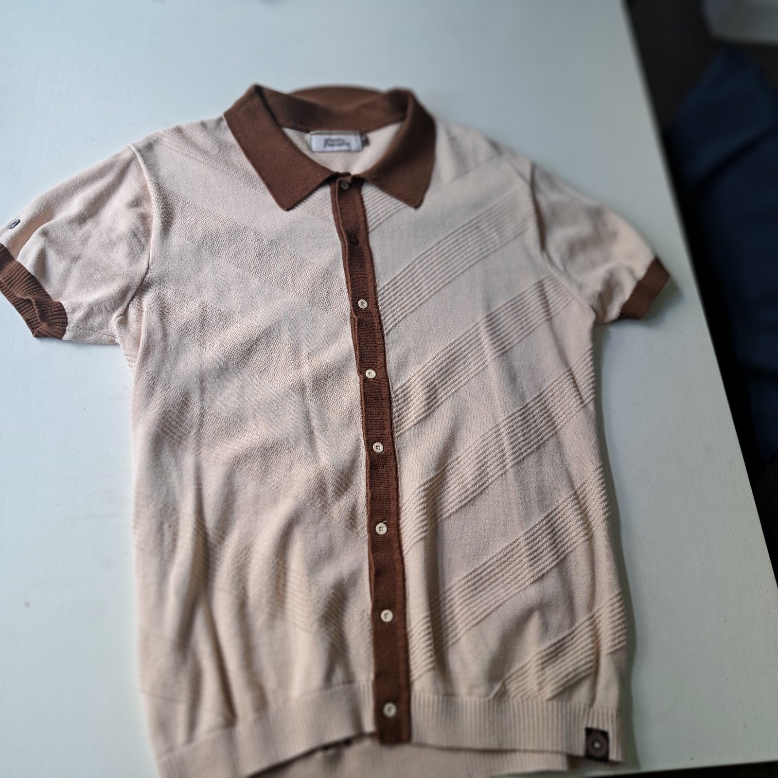 Gebreide polo 4FF - Crème met bruine accenten (valt als L), Maat 52/54 (L), Beige, Ophalen of Verzenden, 4FF