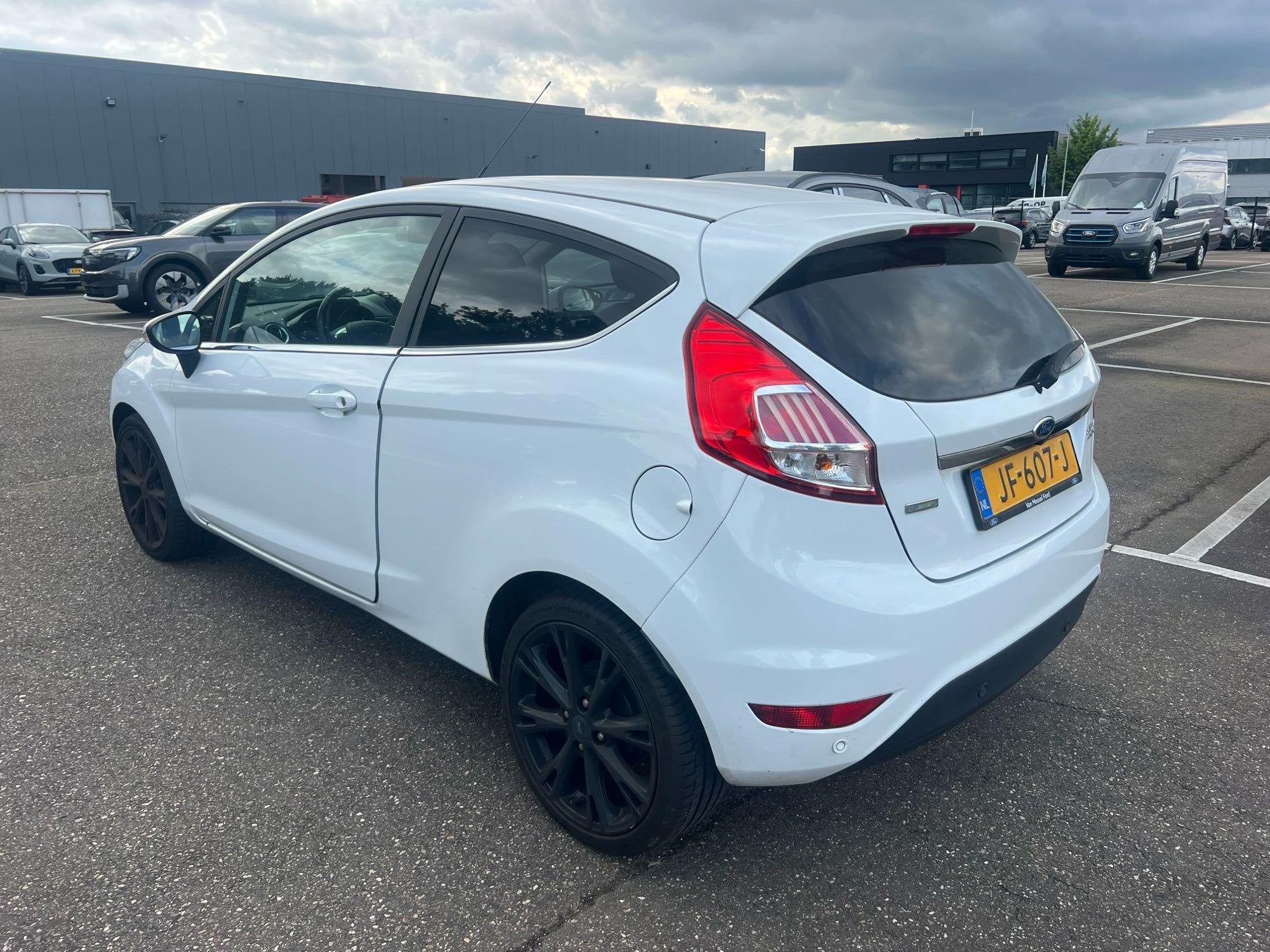 Ford Fiesta 1.0 EcoBoost Titanium | Automaat | Volledig Deal, Auto's, 12 maanden, Wit, Origineel Nederlands, Bedrijf