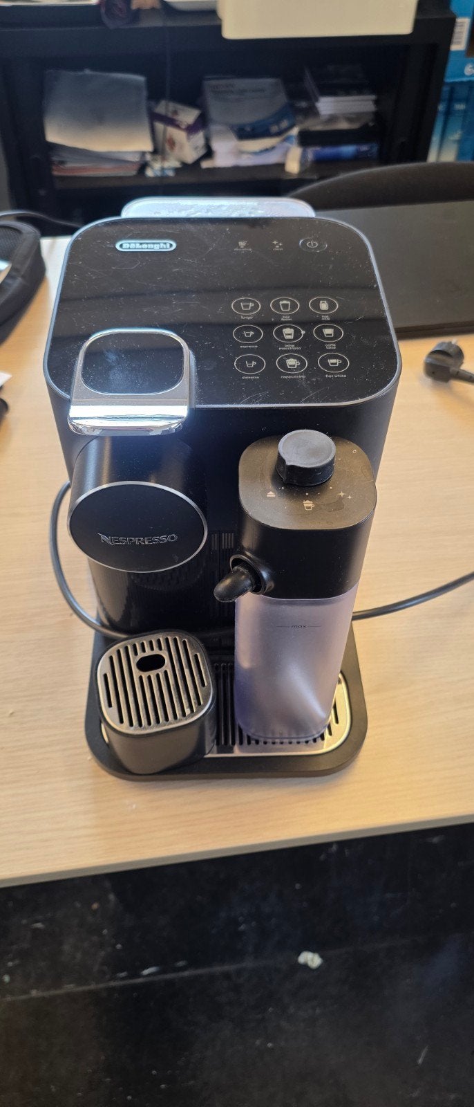 Nespresso De'Longhi Lattissima One - Koffiemachine, Koffiemachine, Ophalen of Verzenden, Zo goed als nieuw, 1 kopje