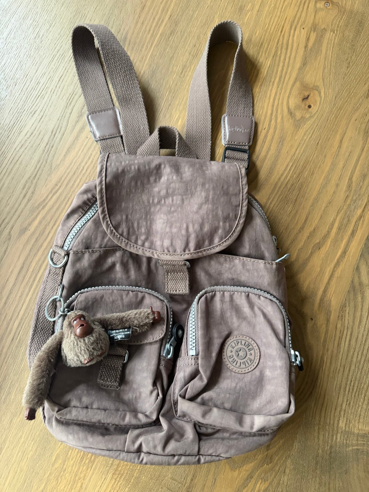 Kipling rugzakje taupe - Zo goed als nieuw, Ophalen of Verzenden, Kipling, Minder dan 30 cm, Minder dan 25 cm