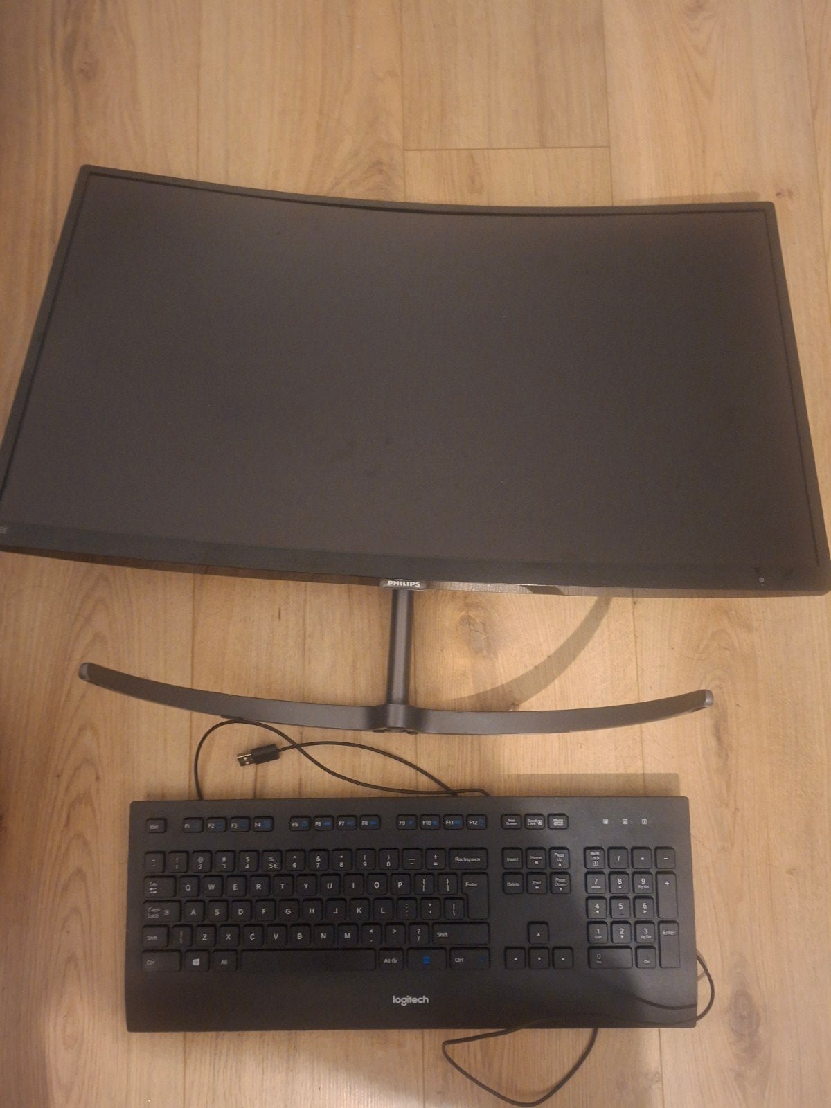 Philips monitor met keyboard erbij, Computers en Software, Ophalen, Zo goed als nieuw, 60 Hz of minder