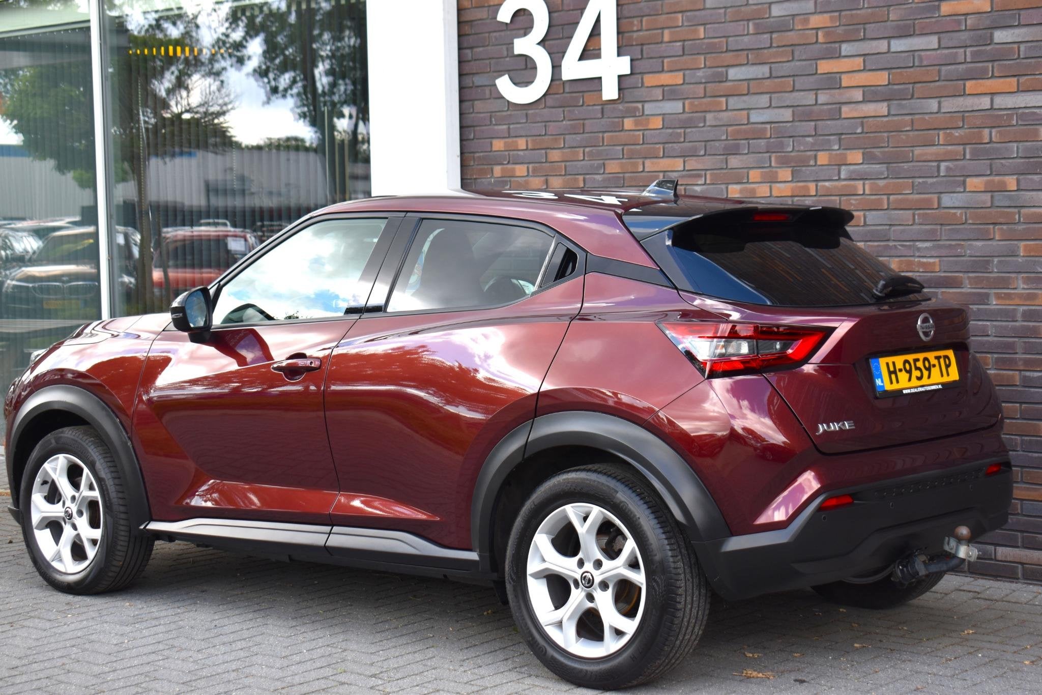Foto 2 van Nissan Juke 1.0 DIG-T N-Connecta ECC TH