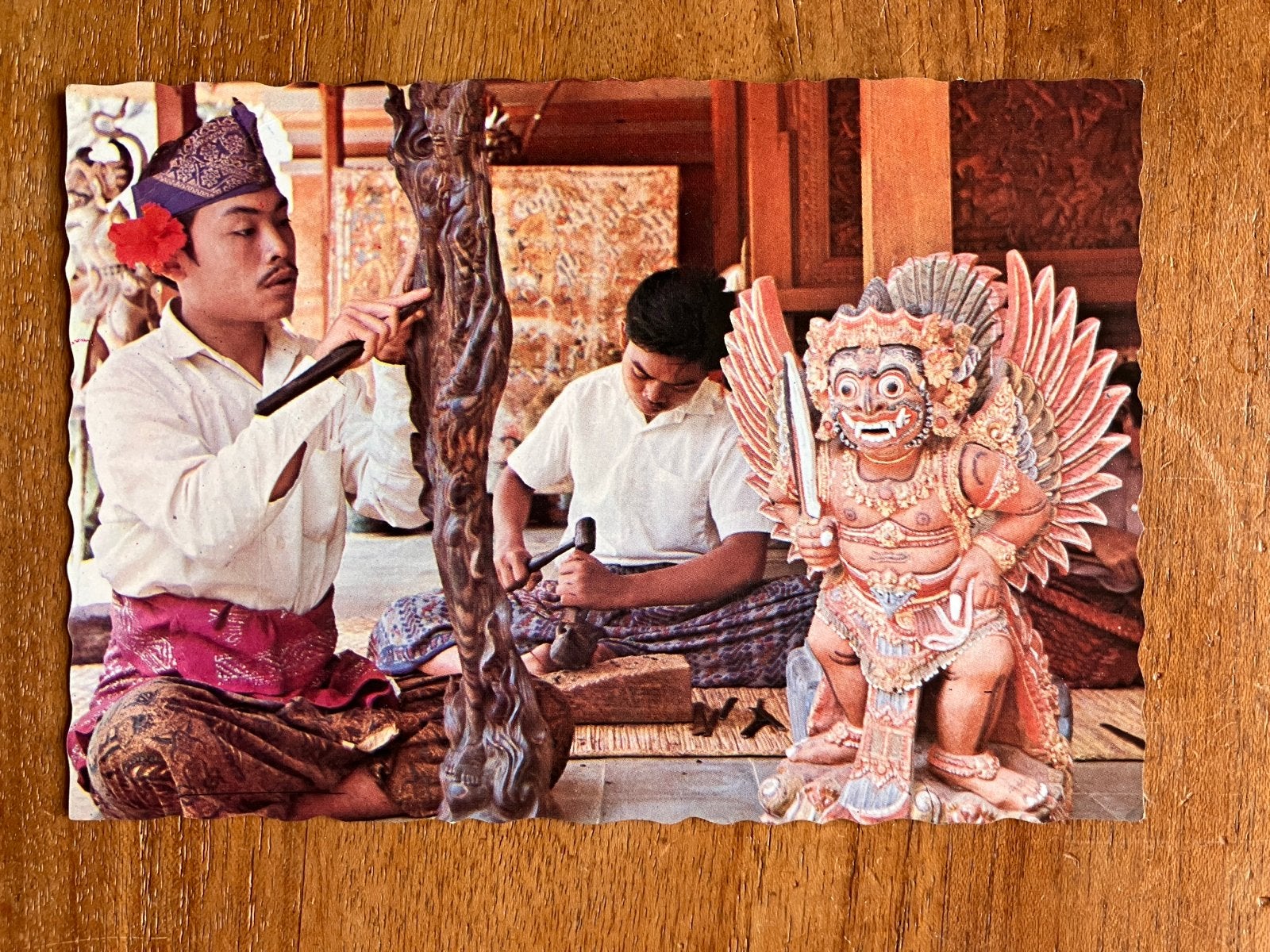 Houtsnijwerk op Bali, Indonesië (1980), Ophalen of Verzenden, 1980 tot heden, Gelopen, Ambachten of Beroep