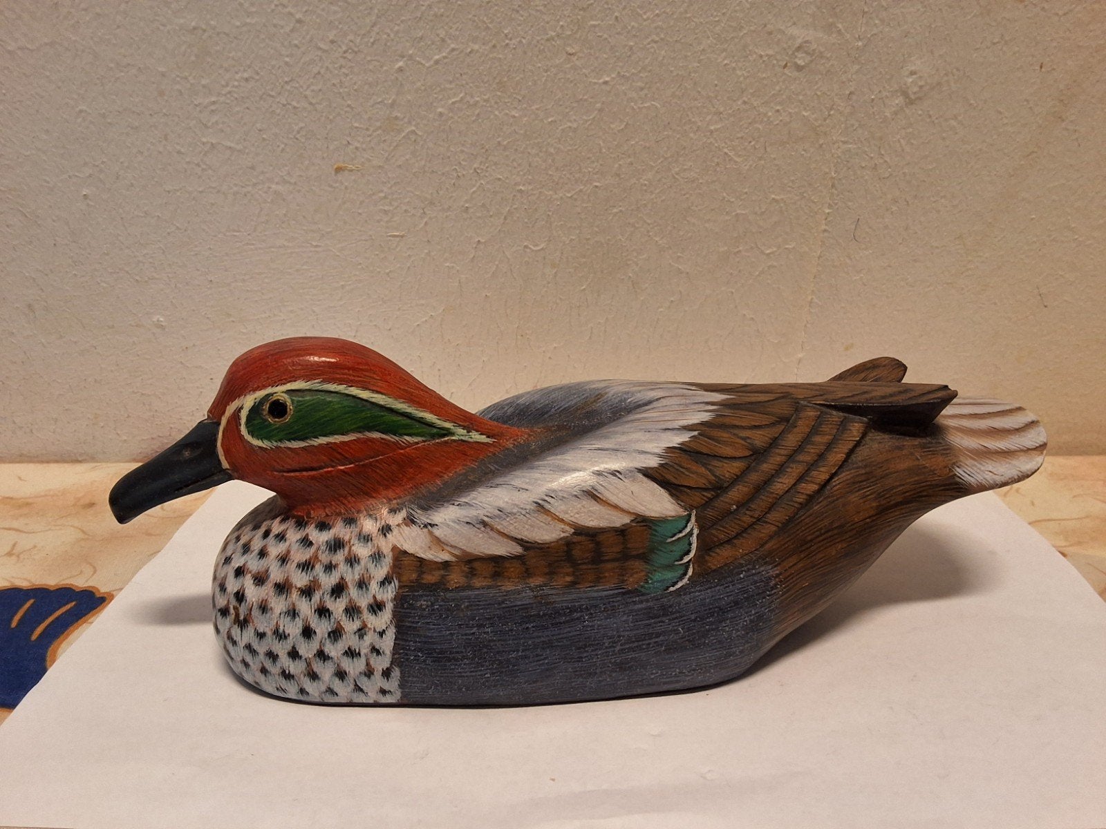 Handgesneden, handbeschilderd houten lokeend - Wintertalin, Ophalen of Verzenden