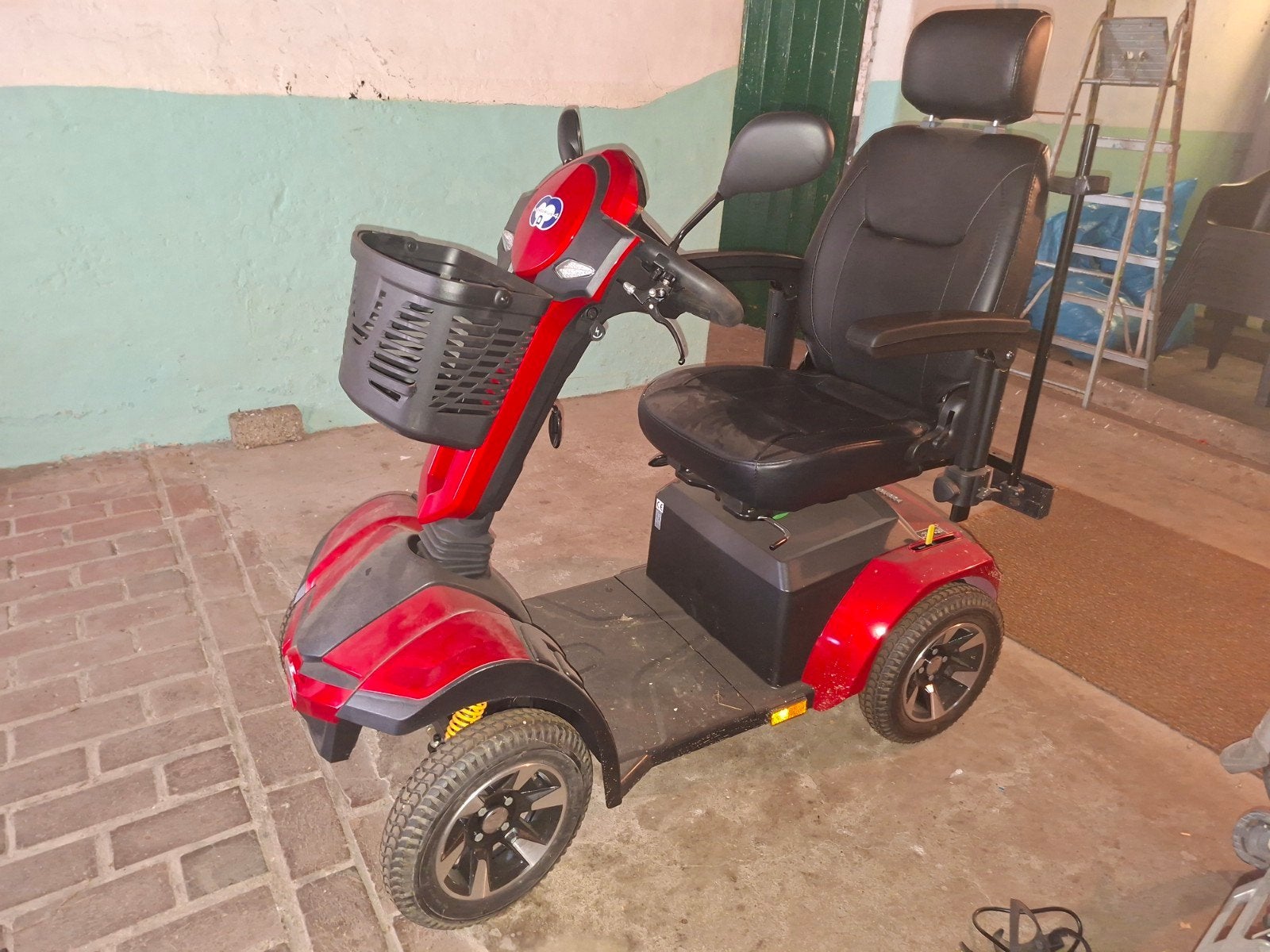 Zo goed als nieuw  sept 25. Vermeier mecurius 4 scootmobiel, Ophalen, Zo goed als nieuw