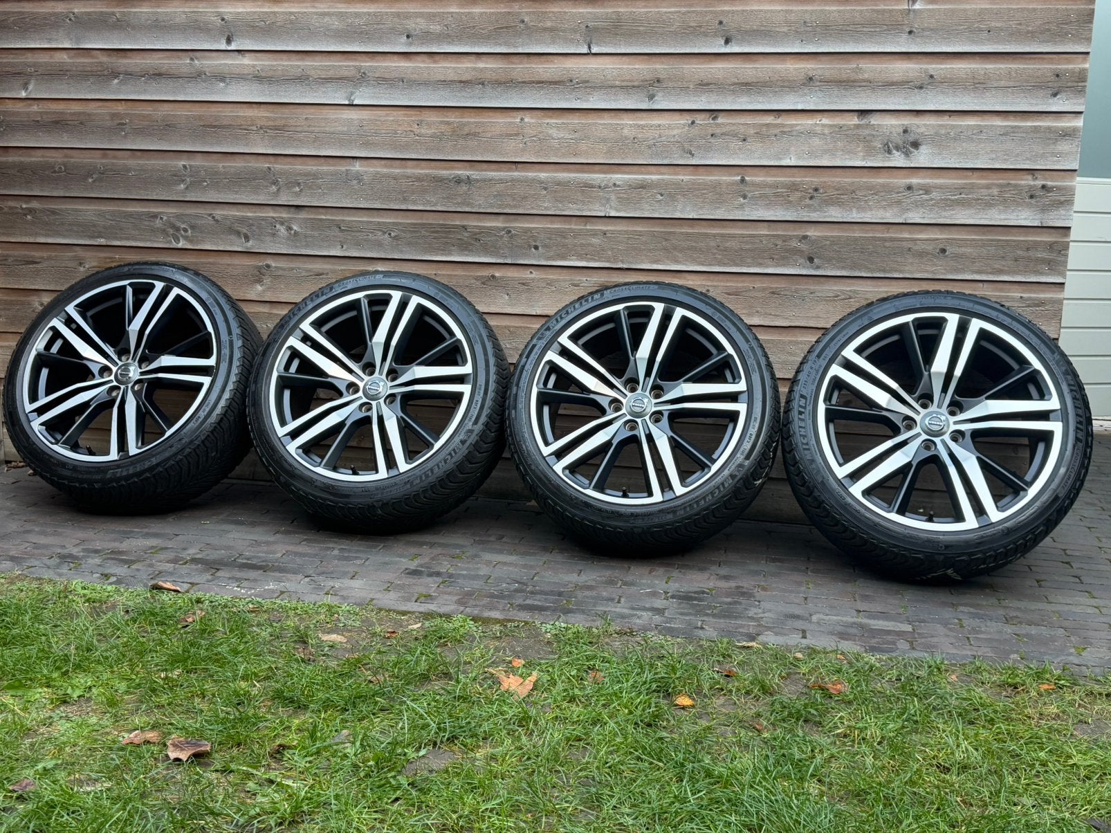 Orig Volvo S60 V60 R-design 19 inch velgen + all season, 19 inch, Gebruikt, Banden en Velgen, Ophalen of Verzenden
