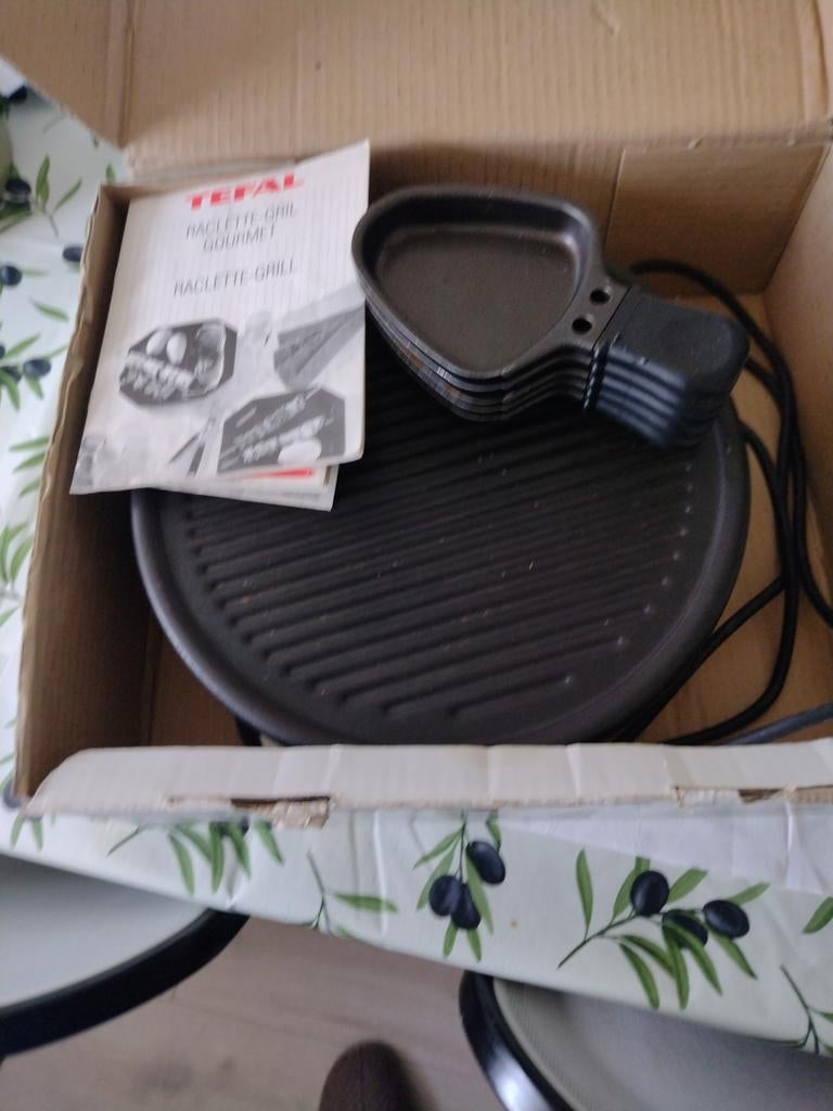 Tefal Raclette-Grill/Gourmet Set - Nieuw in doos, Ophalen of Verzenden, Nieuw, 4 t/m 7 personen