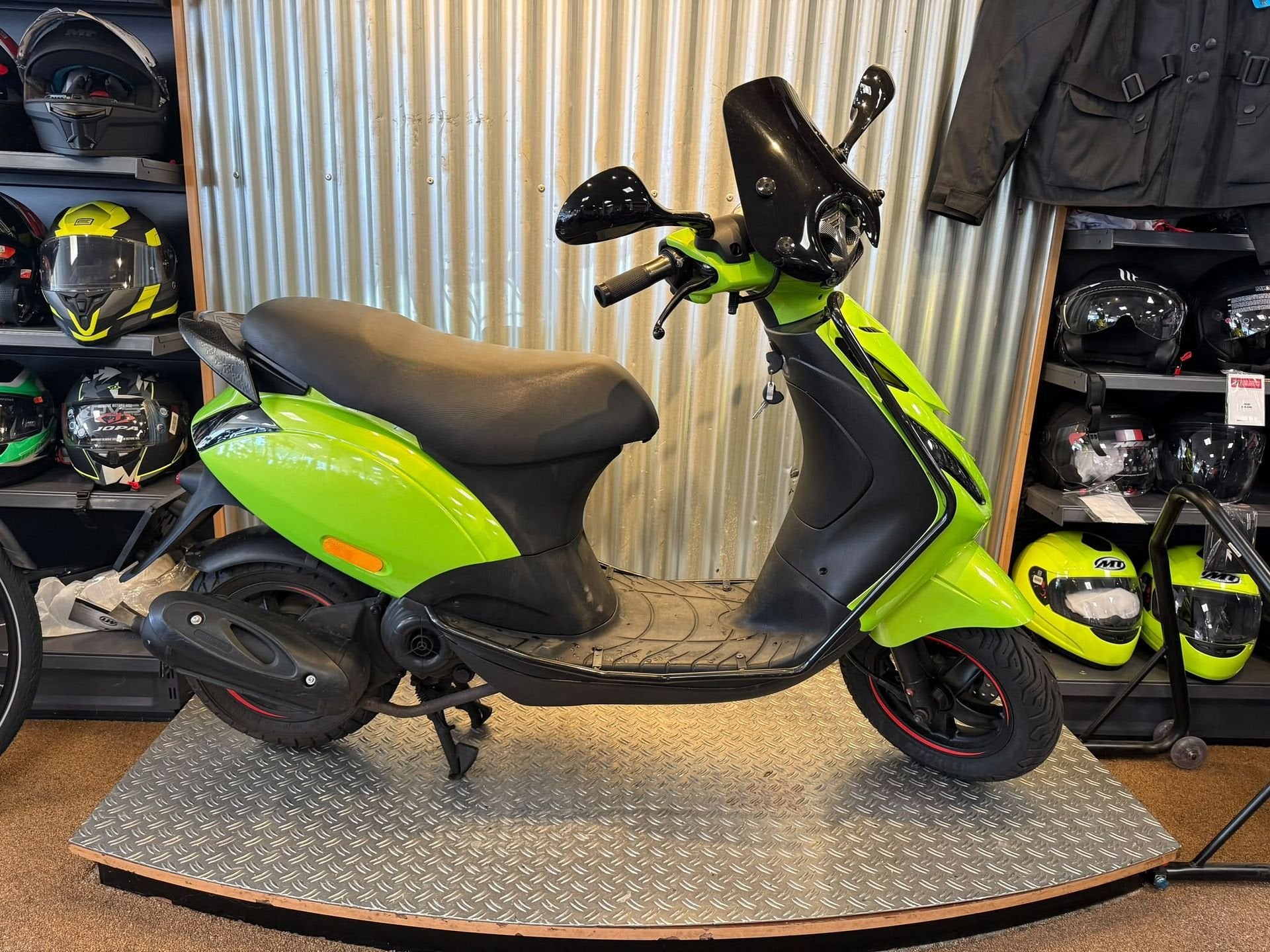 Piaggio Zip 25km