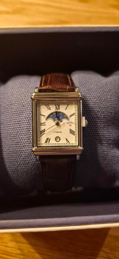 Timex x Noah Moonphase horloge NIEUW, Ophalen of Verzenden, Nieuw, Leer, Overige merken
