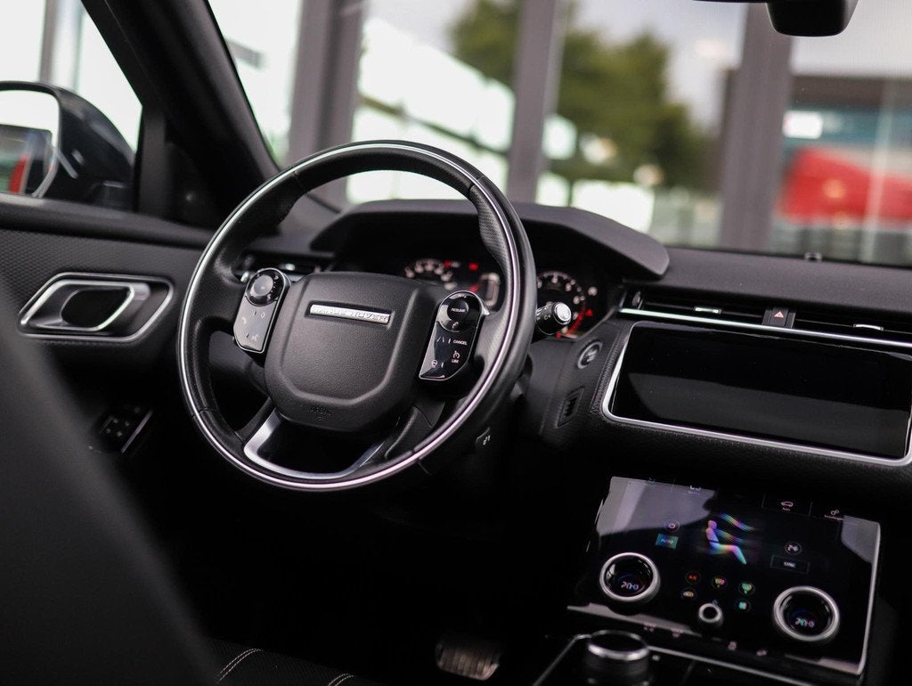 Land Rover Range Rover Velar 2.0 I4 Turbo AWD R-Dynamic | Le, Auto's, Land Rover, Gebruikt, 4 cilinders, Range Rover Velar, Zwart