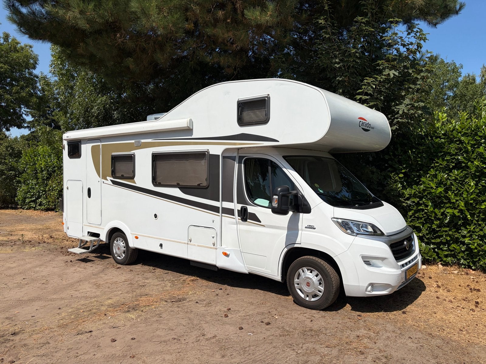 Carado A461 Alkoofcamper: Ruim, Compleet & Klaar voor Avontu, Caravans en Kamperen, Caravans, Kachel, 7 tot 8 meter, Treinzit