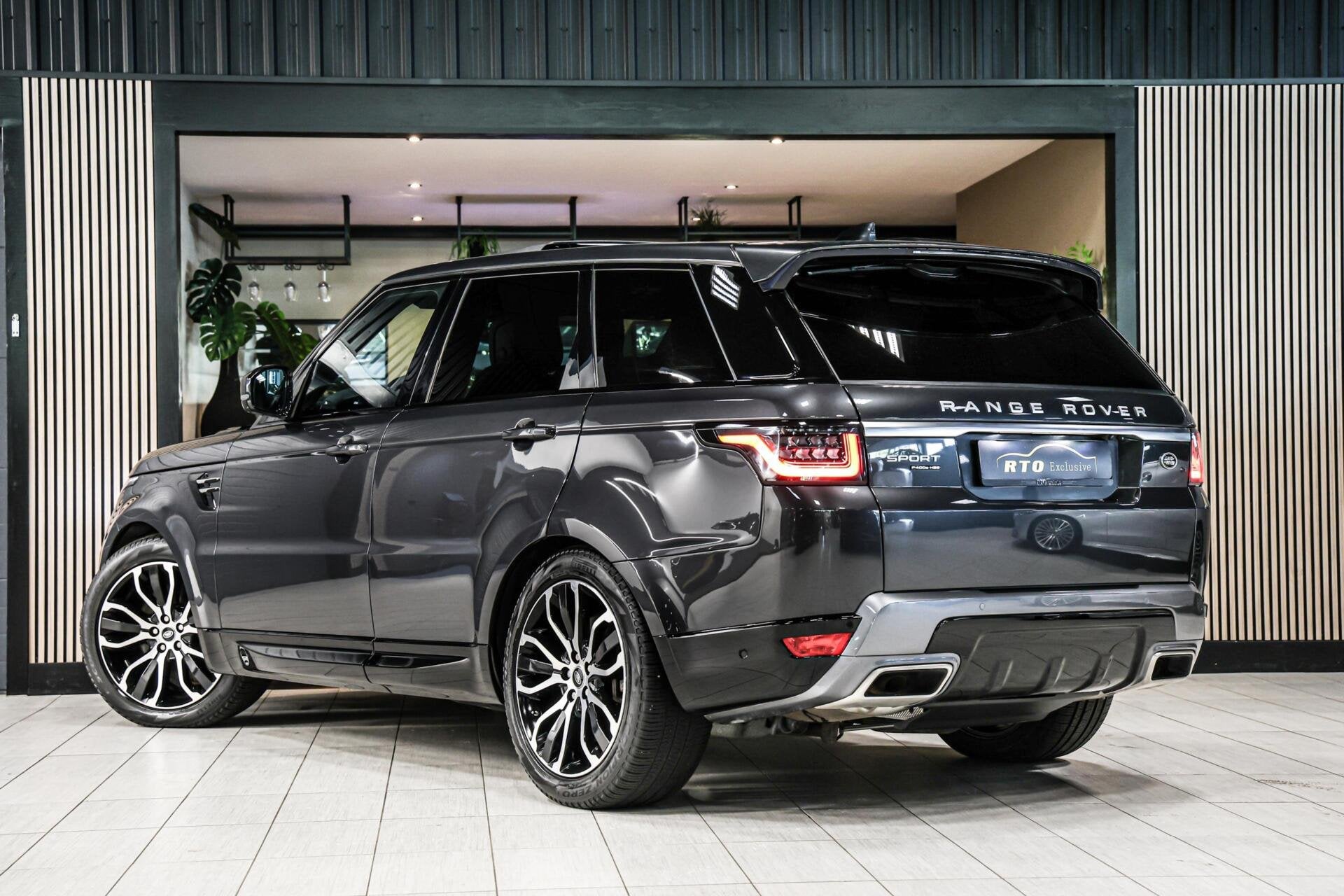Land Rover Range Rover Sport P400e HSE Dynamic|HUD|Pano|ACC, Auto's, Automaat, Dealer onderhouden, 404 pk, Gebruikt