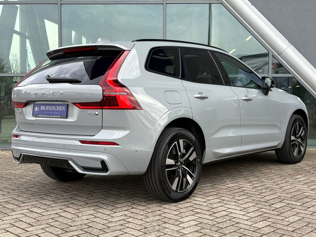 Volvo XC60 2.0 T8 Plug-in hybrid AWD Plus Dark 455pk Panoram, Auto's, Volvo, Automaat, Adaptive Cruise Control, Zwart, 4 cilinders