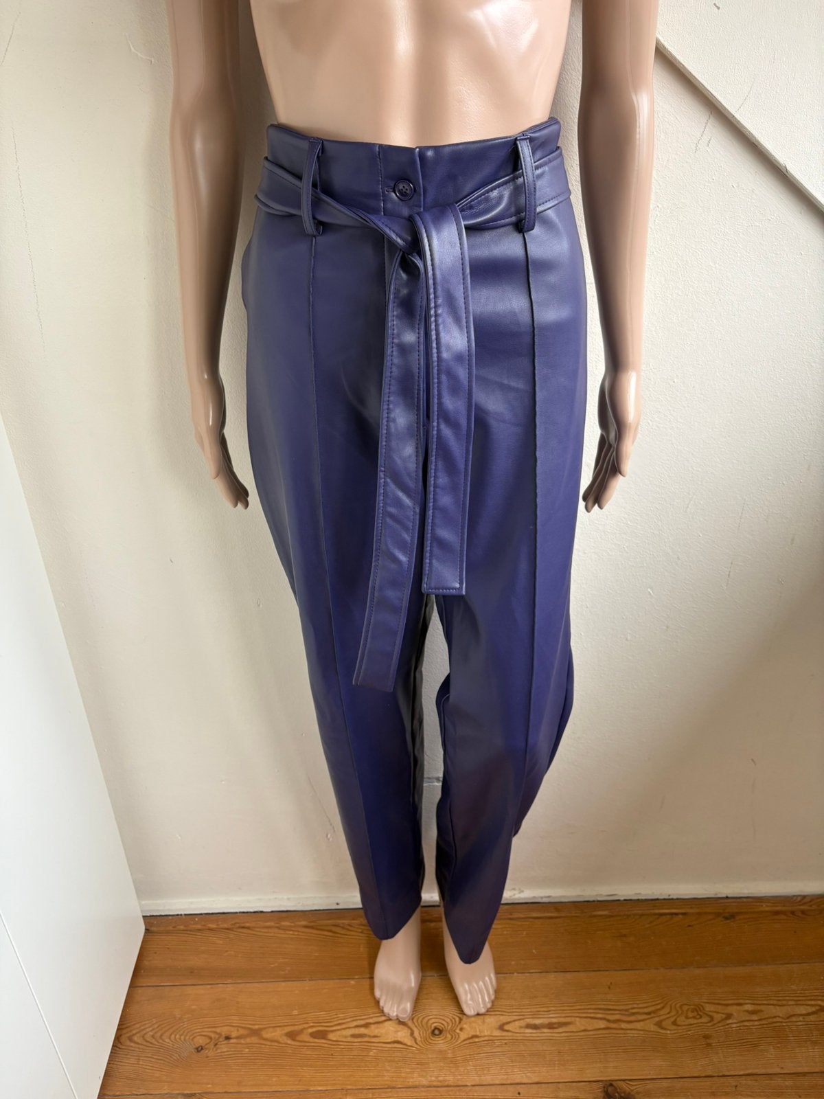 Studio Anneloes leren look broek riem maat xl 42/44 paars, Paars, Maat 42/44 (L), Ophalen of Verzenden, Zo goed als nieuw