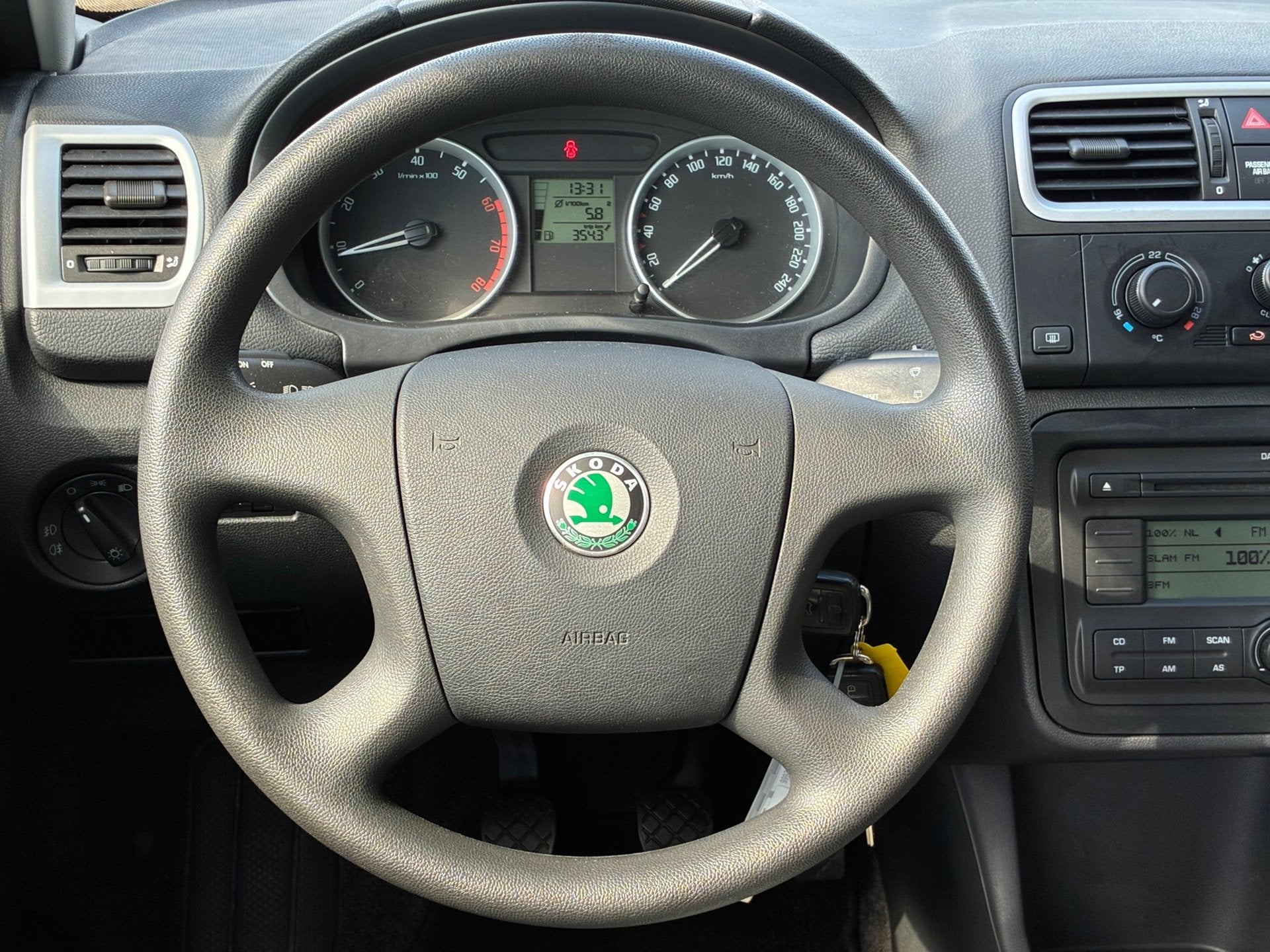 Skoda Fabia Combi 1.4-16V Ambition|1e Eigenaar|Airco|Trekhaa, Auto's, Voorwielaandrijving, 4 cilinders, Origineel Nederlands, Handgeschakeld