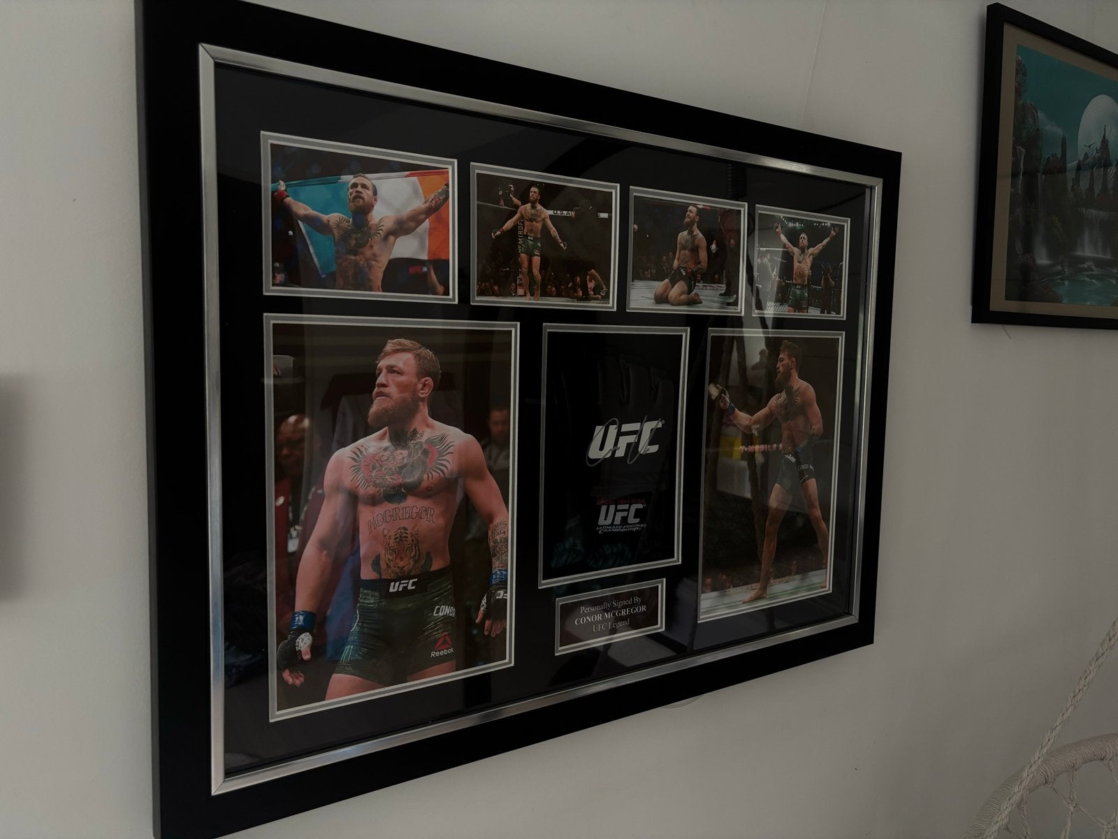 Conor McGregor gesigneerde UFC handschoen met certificaat, Ophalen of Verzenden, Zo goed als nieuw, Gebruiksvoorwerp, Gesigneerd