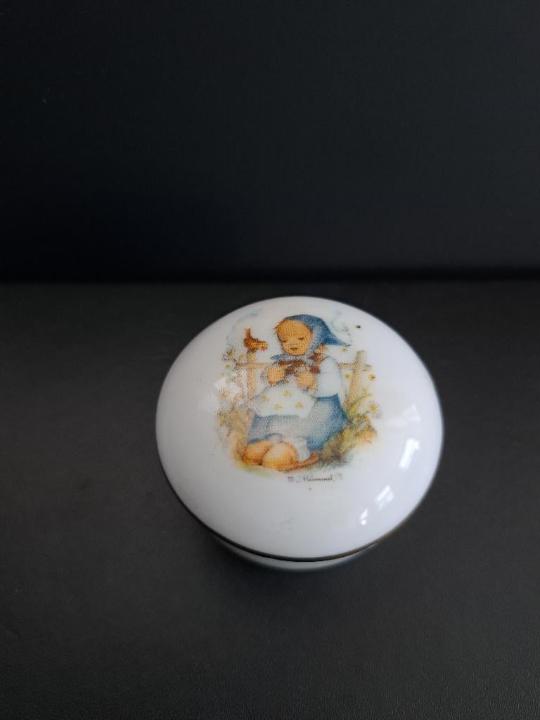 Pillendoosje hummel goebel porselein, Antiek en Kunst, Antiek | Porselein, Ophalen of Verzenden