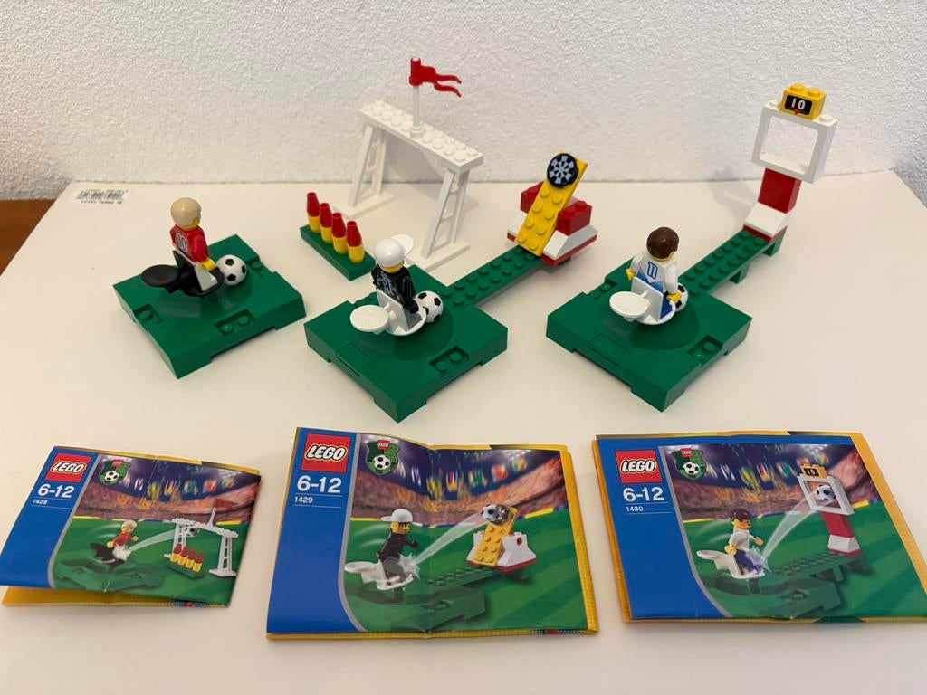 LEGO 1428, 1429 en 1430 voetballers, Ophalen of Verzenden, Zo goed als nieuw, Complete set, Lego