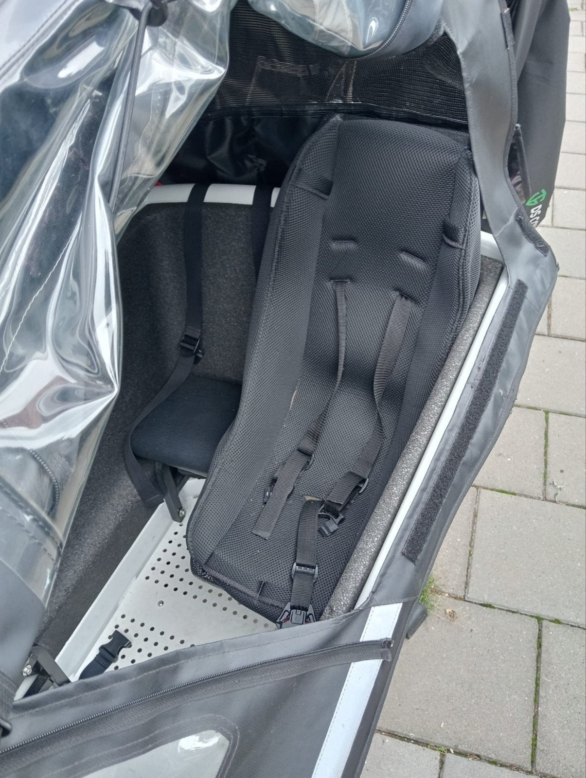 Melia babyschaal 3 mnd - 1.5 jr voor bakfiets (Urban Arrow), Voorzitje, Ophalen of Verzenden, Zo goed als nieuw, 0 t/m 13 kg