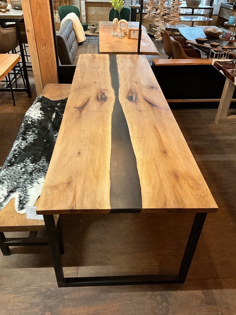 Epoxy rivertable plataanhout met zwarte epoxy, Vijf personen of meer, Modern, Rechthoekig, Nieuw