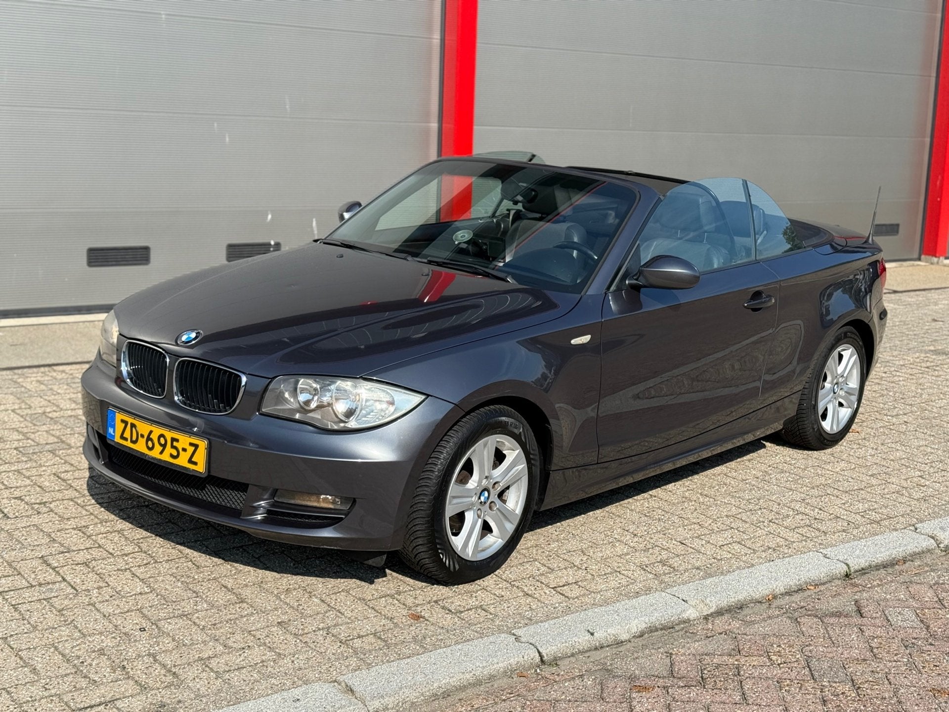BMW 1-serie Cabrio 120i | zeer nette auto !, Auto's, 1-Serie, 4 cilinders, Cabriolet, 4 stoelen