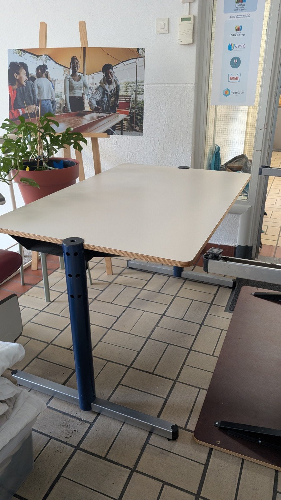 Bureau tafel 3 x gratis, Ophalen, Gebruikt