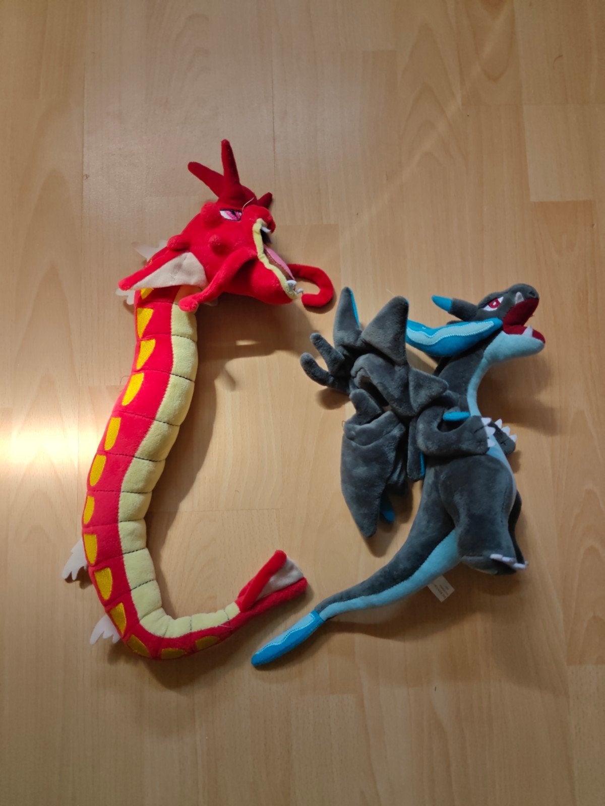 Pokémon knuffels: Gyarados en Mega Charizard X, Overige typen, Ophalen of Verzenden, Zo goed als nieuw, Middelgroot (20 tot 80 cm)