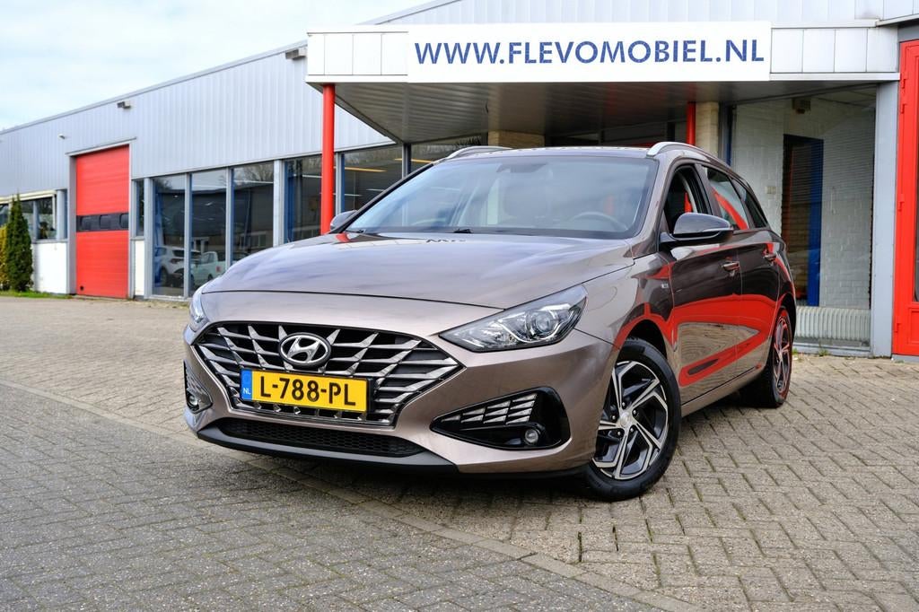 Hyundai I30 Wagon 1.0 T-GDI Comfort Clima|CarPlay|Cam|LMV, Voorwielaandrijving, Gebruikt, Euro 6, Bruin
