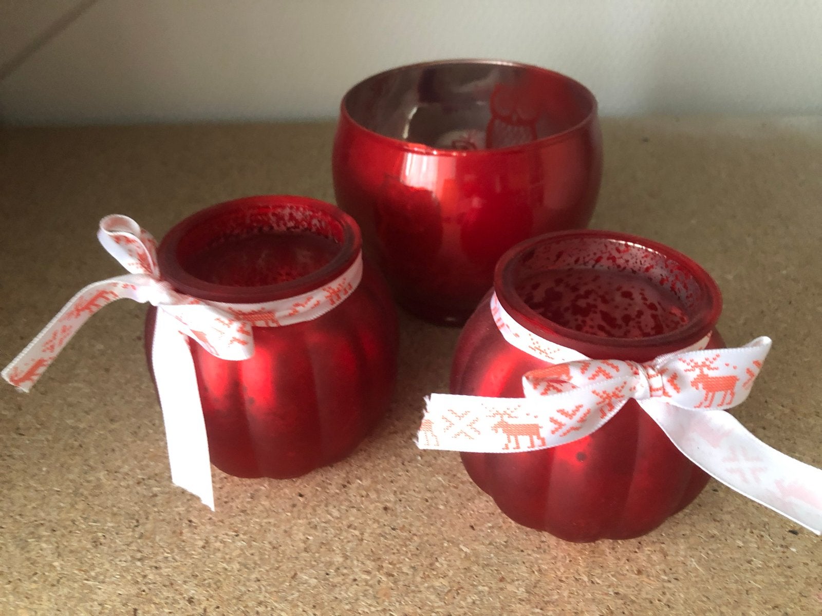 Set van 3 rode waxinelichthouders met strikjes, Waxinelichthouder, Nieuw, Ophalen of Verzenden, Glas