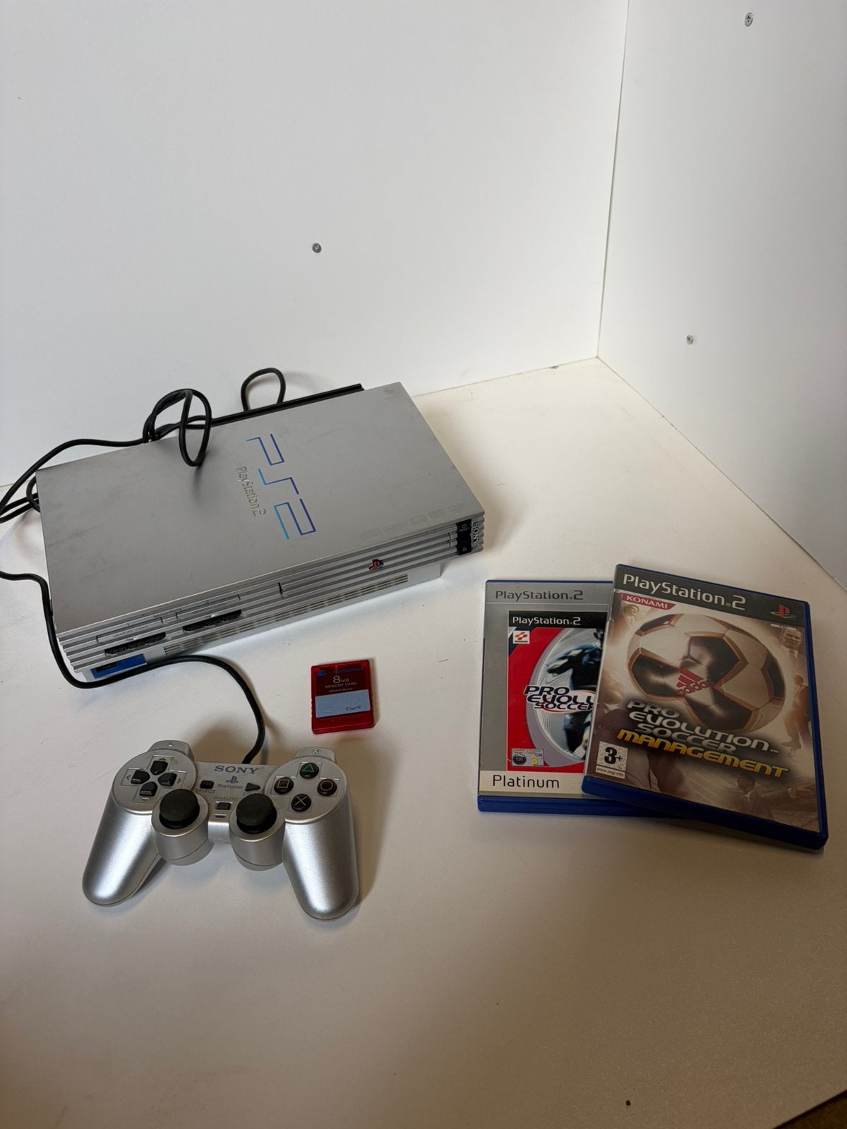 Playstation 2 Silver: originele controller + memmory card, Spelcomputers en Games, Spelcomputers | Sony PlayStation 3, Phat, Zo goed als nieuw