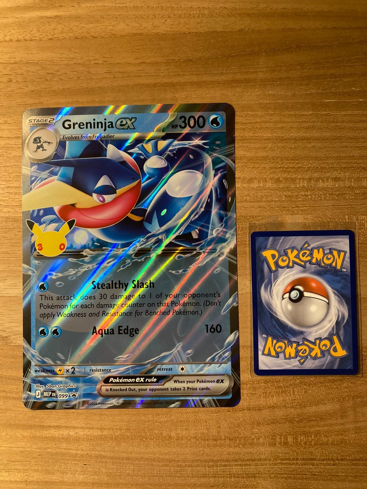 Pokemon Jumbo Promo Kaart Greninja  MEP 099 - 30th Celebrati, Hobby en Vrije tijd, Ophalen of Verzenden, Zo goed als nieuw, Losse kaart