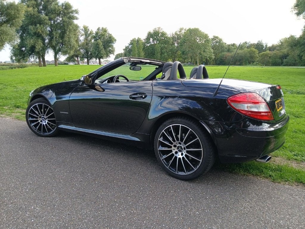 Prachtige SLK 200 Kompressor, automaat, lage km stand !, Automaat, Dealer onderhouden, Achterwielaandrijving, Zwart